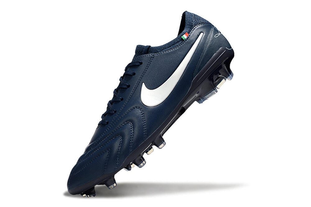 Nike Tiempo