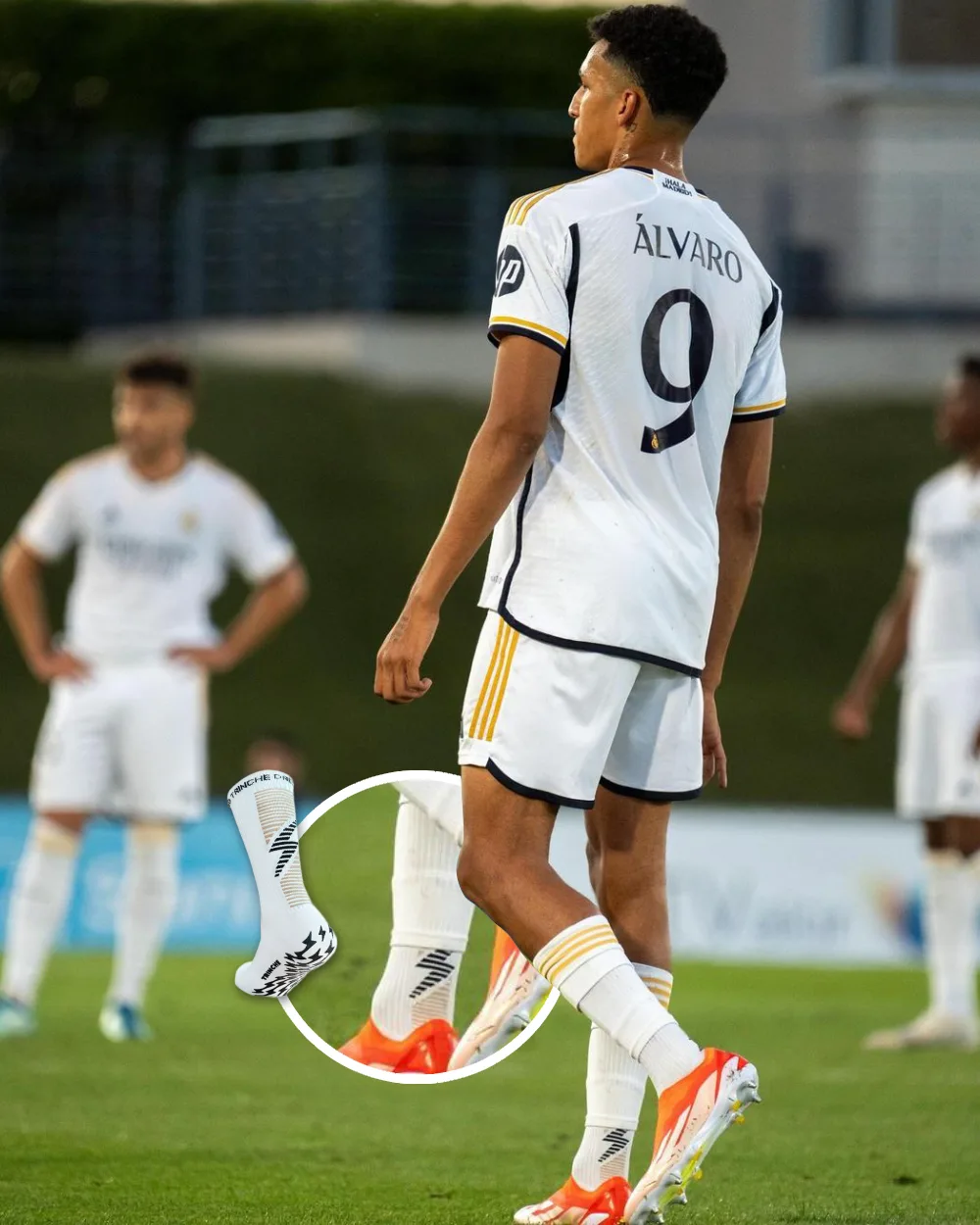 Medias Antideslizantes de Fútbol GOAT Blancos - Imagen 2
